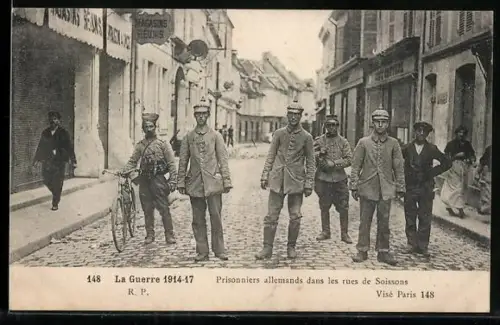 AK Soissons, Prisonniers allemands dans les rues de Soissons