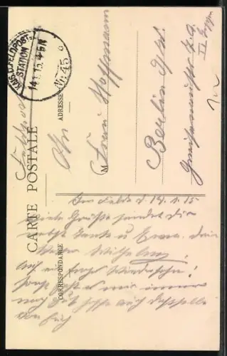 AK St-Quentin, Le Puits avec sa structure en fer forgé sur la place principale