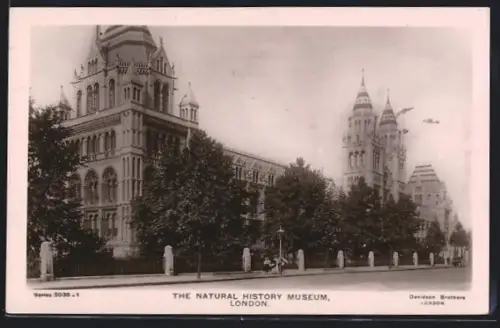 AK London, The Natural History Museum