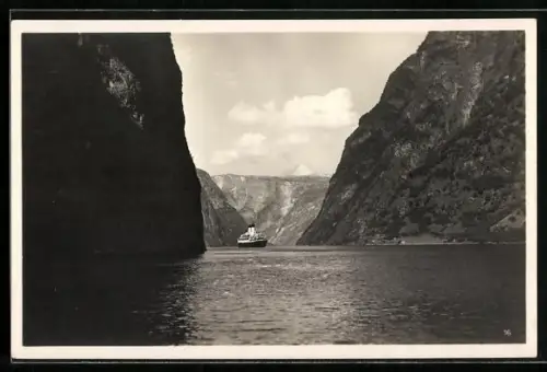 AK Passagierschiff in Fahrt