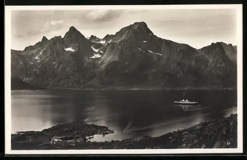 AK Raftsund, Ortspartie mit Dampfer