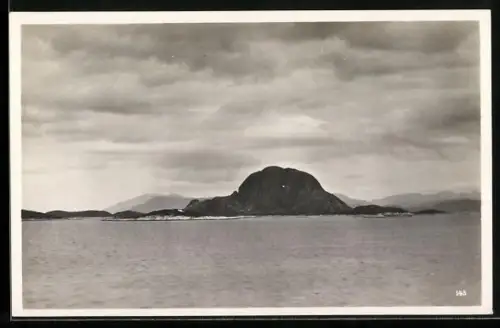 AK Toghatan, Ortspanorama vom Wasser aus