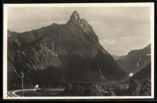 AK Aandalsnaes, Blick von der Raumabahn auf Romsdalshorn
