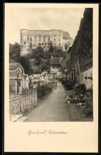 AK Gmünd, Strassenpartie mit Blick auf die Ruine