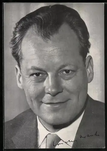 AK Portrait Willy Brandt im Anzug