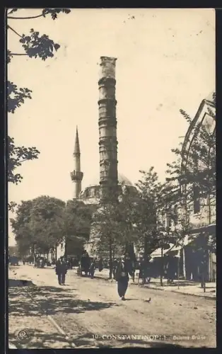 AK Constantinople, Rue avec Colonne Brulée