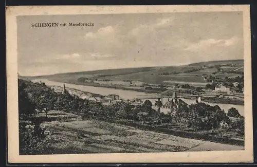 AK Schengen, Ortsansicht mit Moselbrücke und Feldern aus der Vogelschau