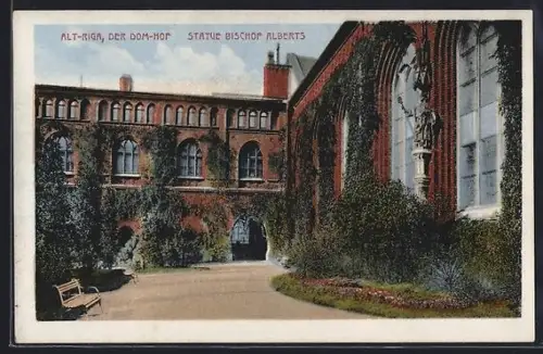 AK Riga, Domhof in der Altstadt, Statue Bischof Alberts