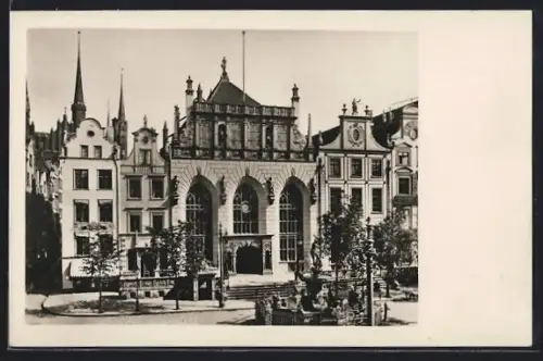 AK Danzig, Ansicht vom Artushof mit Neptunbrunnen