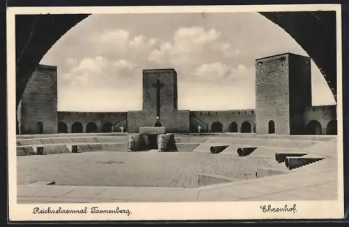 AK Tannenberg, Reichsehrenmal Tannenberg, Ehrenhof
