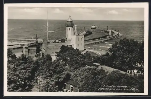 AK Kolberg, Hafeneinfahrt mit Lotsenstation