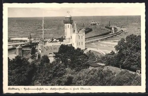 AK Kolberg / Ostsee, Hafeneinfahrt mit Lotsenstation und Fort Münde