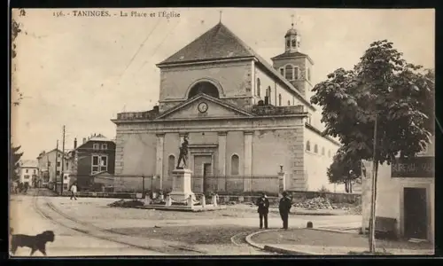 AK Taninges, La Place et l`Église