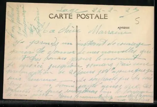 AK Guéret /Creuse, Le Marché couvert et la Place