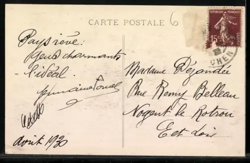 AK Crozant /Creuse, Les Ruines, côté Ouest, et l`Hôtel des Ruines