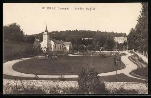 AK Guéret /Creuse, Jardin Public avec sentiers et bâtiments environnants