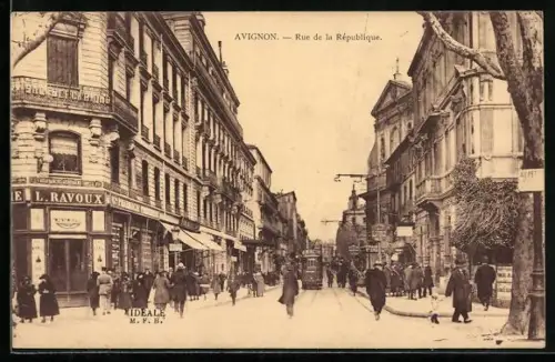 AK Avignon, rue de la République, Strassenbahn