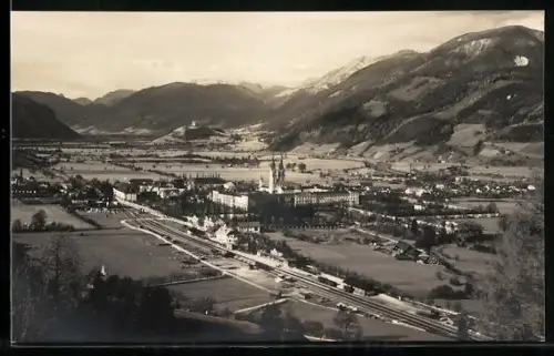 AK Admont, Gesamtansicht m. d. Bahnhof aus der Vogelschau