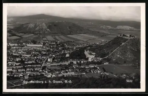 AK Hainburg a. d. Donau, Ortspanorama aus dem Flugzeug