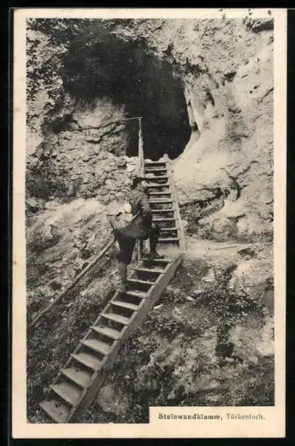 AK Steinwandklamm, Türkenloch mit Treppenzugang und Wanderer