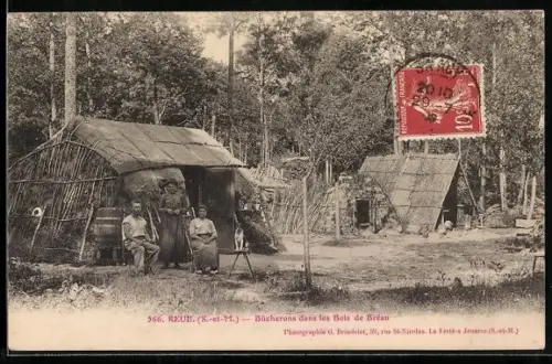 AK Reuil /S.-et-M., Bûcherons dans les Bois de Bréau