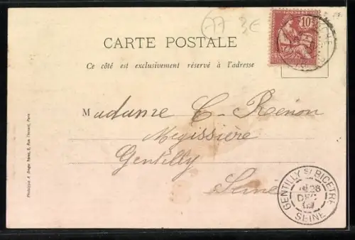 AK Combs-la-Ville, Avenue du Chemin de Fer avec promeneurs et arbres alignés