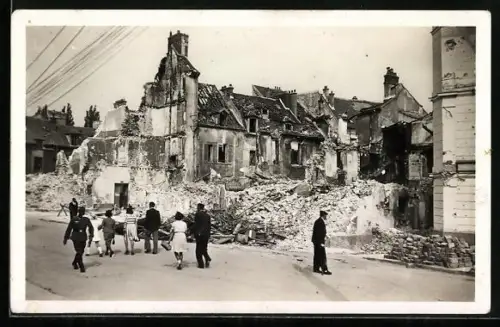 AK Melun /S.-et-M., Grande Rue Saint-Etienne, Les Ruines
