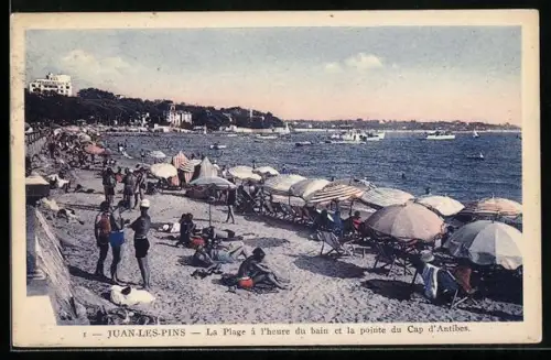 AK Juan-les-Pins, La Plage à l`heure du bain et la pointe du Cap d`Antibes