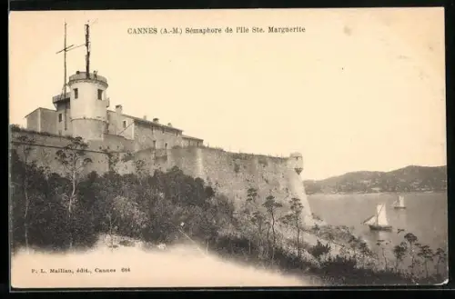 AK Cannes /A.-M., Sémaphore de l`Ile Ste. Marguerite