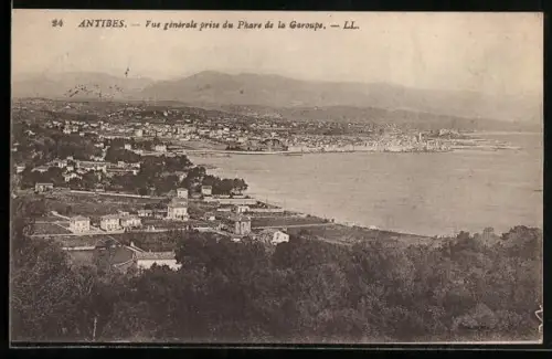 AK Antibes, Vue générale prise du Phare de la Garoupe