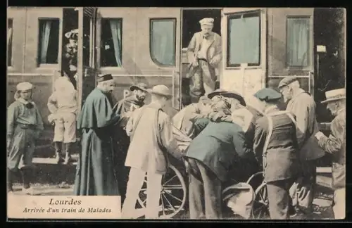 AK Lourdes, Arrivée d'un train de Malades
