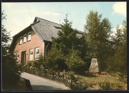AK Behringen /Lüneburger Heide, Haus Heidhof in der Aussenansicht mit Grünanlagen