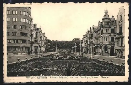 AK Ostende, Avenue Léopold, vue sur l`horloge fleurie