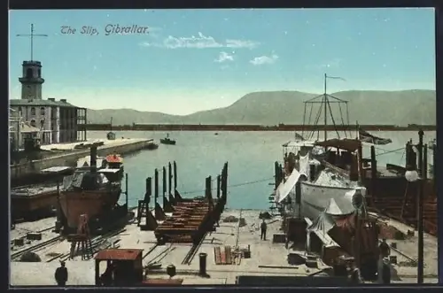AK Gibraltar, The Slip, Hafen mit Bootsbauern
