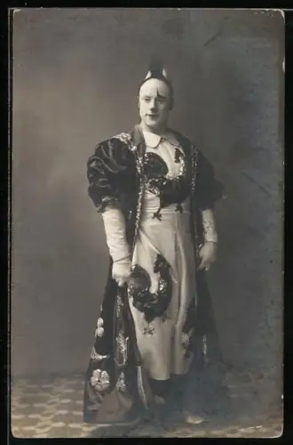 AK Harlekin mit Umhang