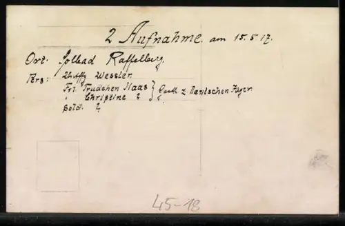 Foto-AK Soldaten und Damen beim rudern