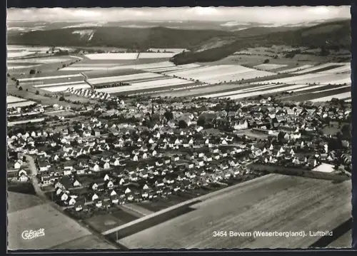 AK Bevern / Weser, Weserbergland, Fliegeraufnahme des Ortes mit Umgebung