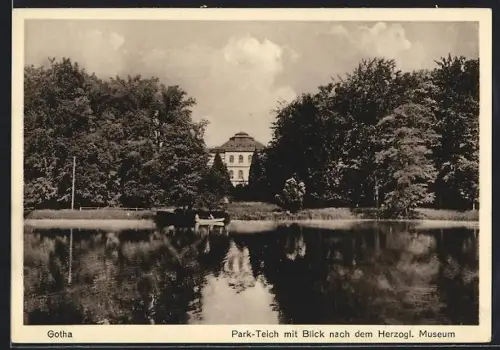 AK Gotha, Park-Teich mit Blick auf Herzogl. Museum