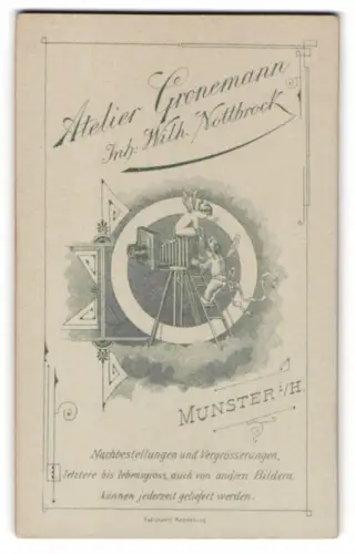 Fotografie Atelier Gronemann, Munster i. H., zwei Elfen bedienen eine Plattenkamera