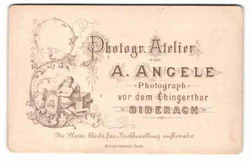 Fotografie A. Angele, Biberach, Engel mit Fotografie und Plattenkamera