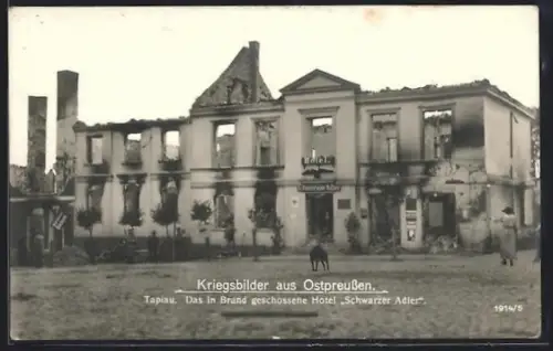 AK Tapiau, Das in Brand geschossene Hotel Schwarzer Adler
