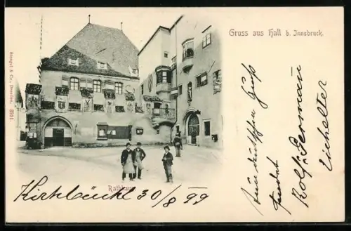 AK Hall b. Innsbruck, Rathaus mit Platz, Knaben mit Schürzen