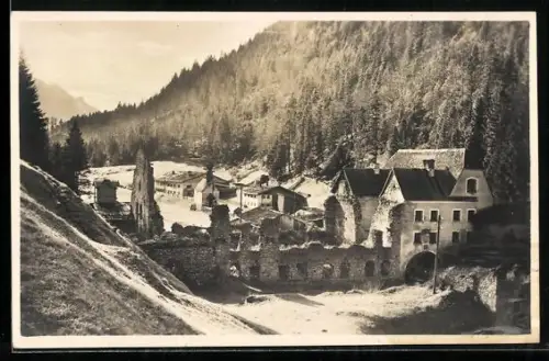 AK Reutte /Tirol, Klause mit Ruine der Burg Ehrenberg