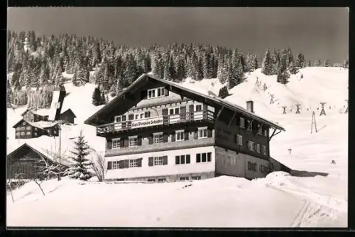 AK Hirschegg /Kleinwalsertal, Café-Pension Schuster im Winter