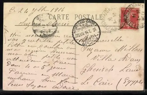 AK Bagnères-de-Bigorre, Avenue Carnot animée avec passants et calèche