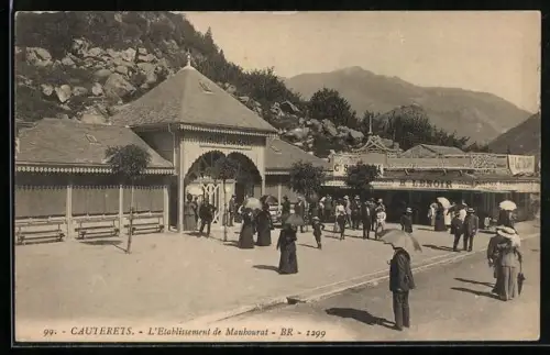 AK Cauterets, L`Établissement de Mauhourat avec visiteurs élégants et montagnes en arrière-plan