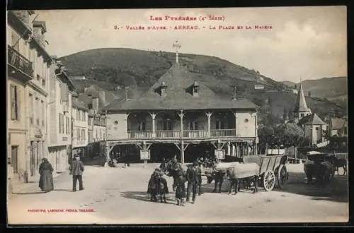 AK Arreau /Les Pyrénées, La Place et la Mairie