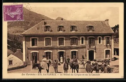 AK Gavarnie /Les Pyrénées, À l`Hôtel du Cirque et de la Cascade