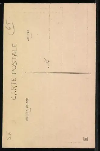 AK Lourdes /Hautes-Pyrénées, Vue de la Grotte avec tramway dans la rue animée