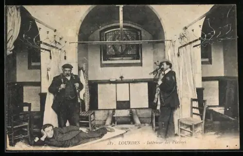 AK Lourdes, Intérieur des Piscines